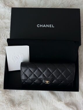 Chanel Quilted Leather Wallet Clutch Black Gold Hardware Full Set